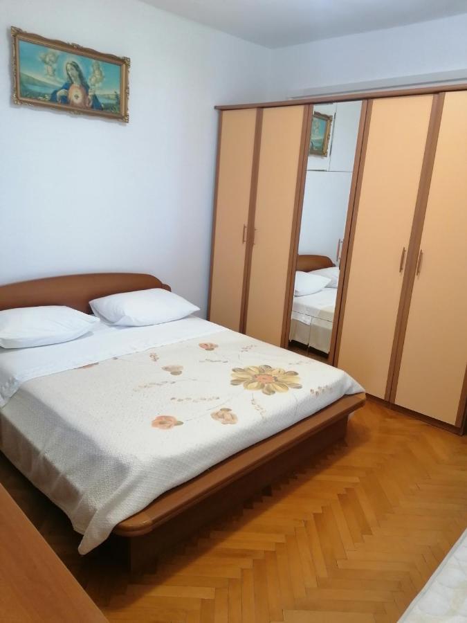 Apartments And Rooms Tomas Podstrana Kültér fotó